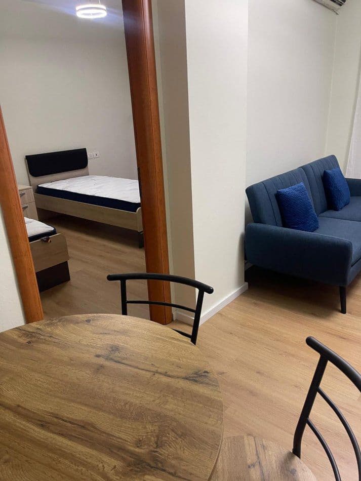 Jepet me Qira Apartament 1+1 – Komuna e Parisit ! 2