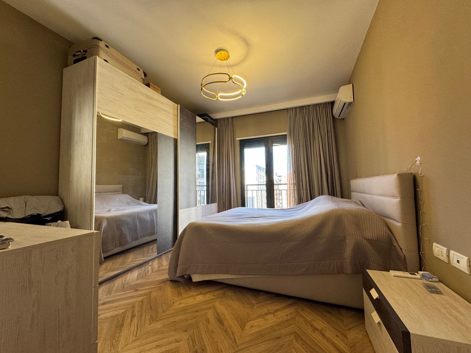Shitet apartament 2+1 me 1 post parkimi tek Green City! 4