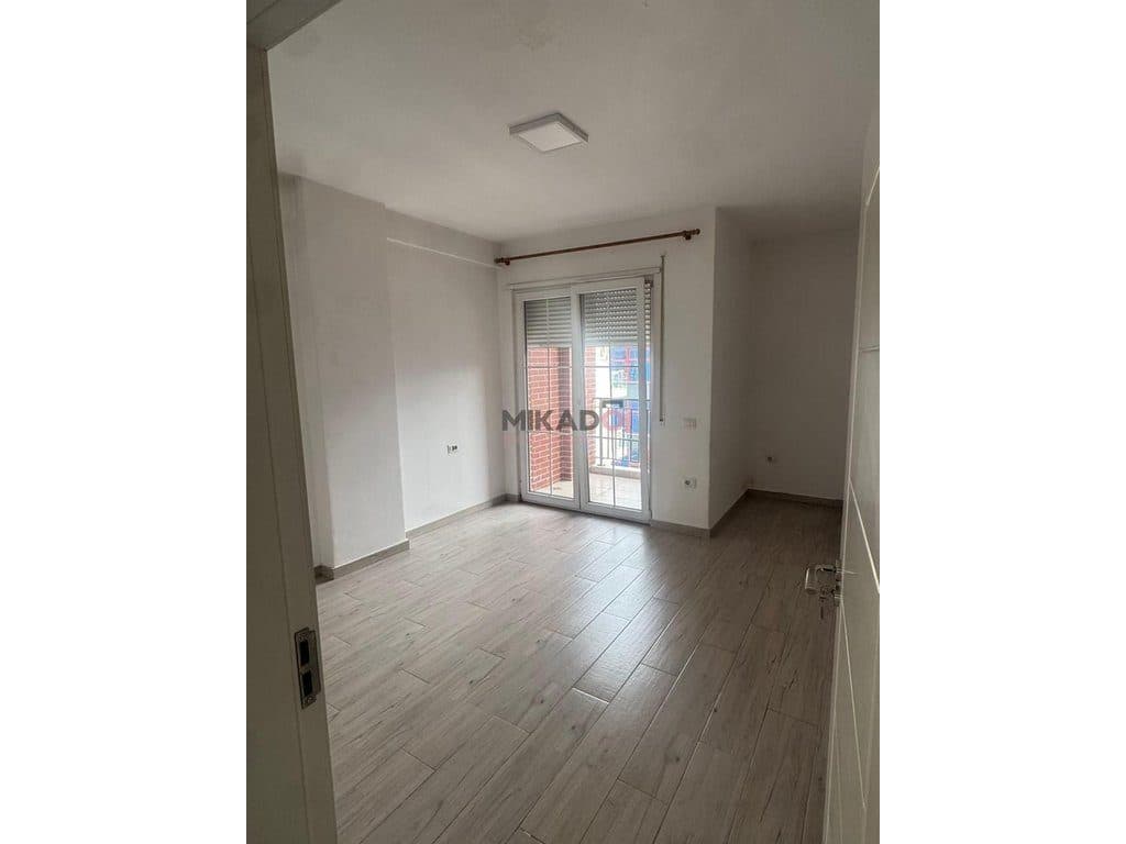 Jepet me Qera – Apartament 1+1 tek 5 Maji ! 3