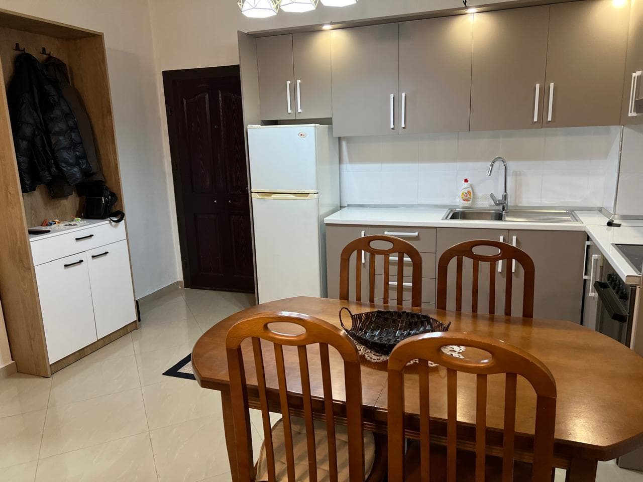 Jepet me Qira Apartament 1+1+ ballkon – Astir ! 4