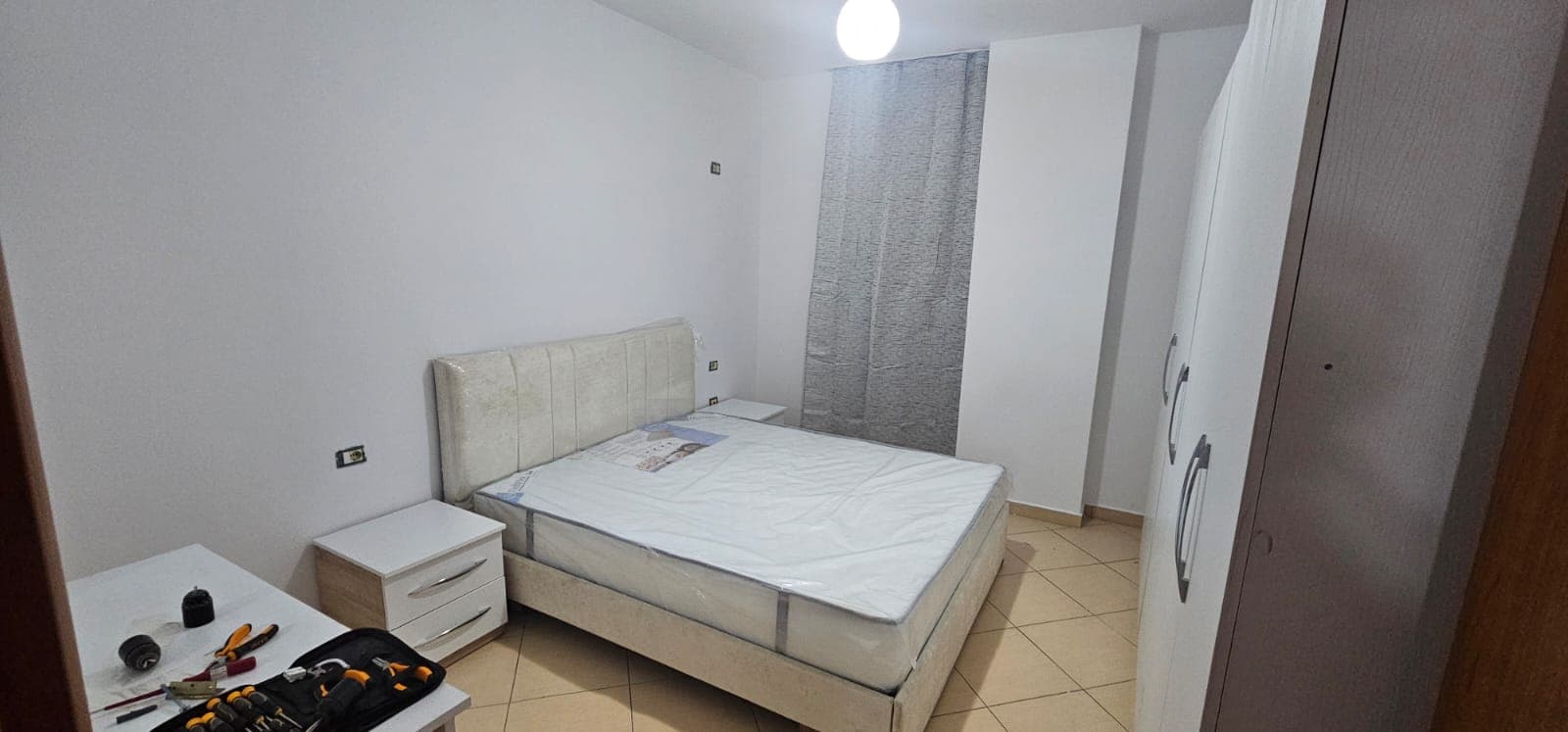 Apartament 2+1+2 me qira – Yzberisht, përballë Grand Gallery !