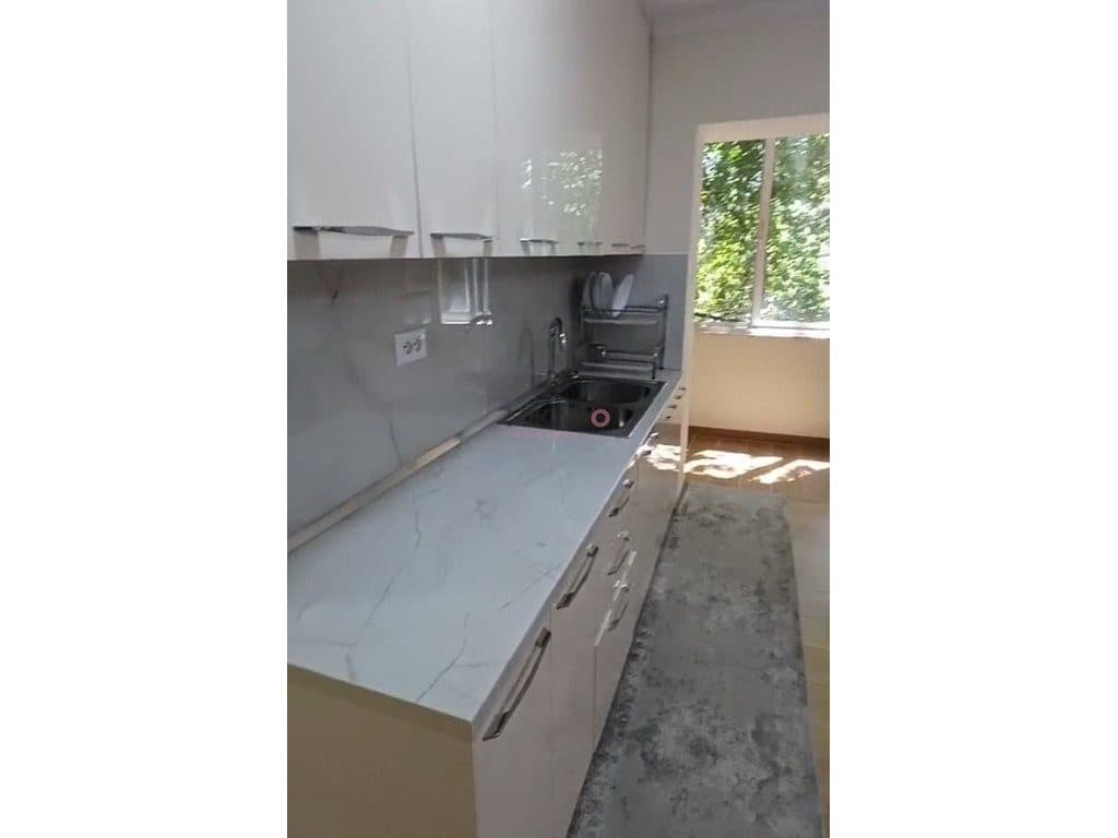 Shitet apartament 1+1 – Pranë Ambasadës Amerikane ! 3