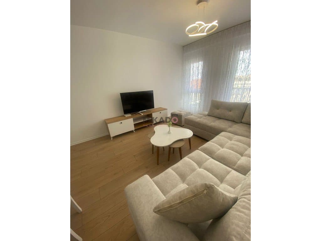 Jepet me Qira Apartament 1+1 – Rruga 5 Maji !