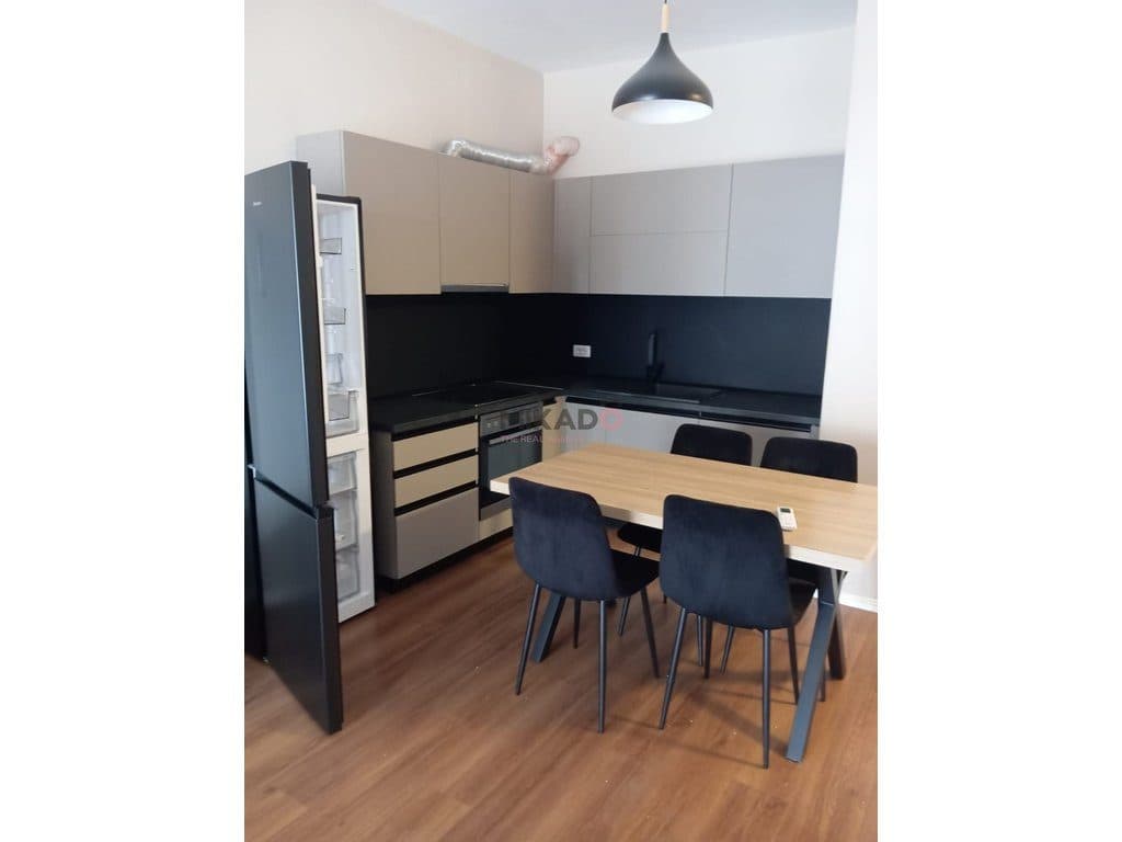 Apartament e Qira 2+1+2 tek Rruga 5 Maji !