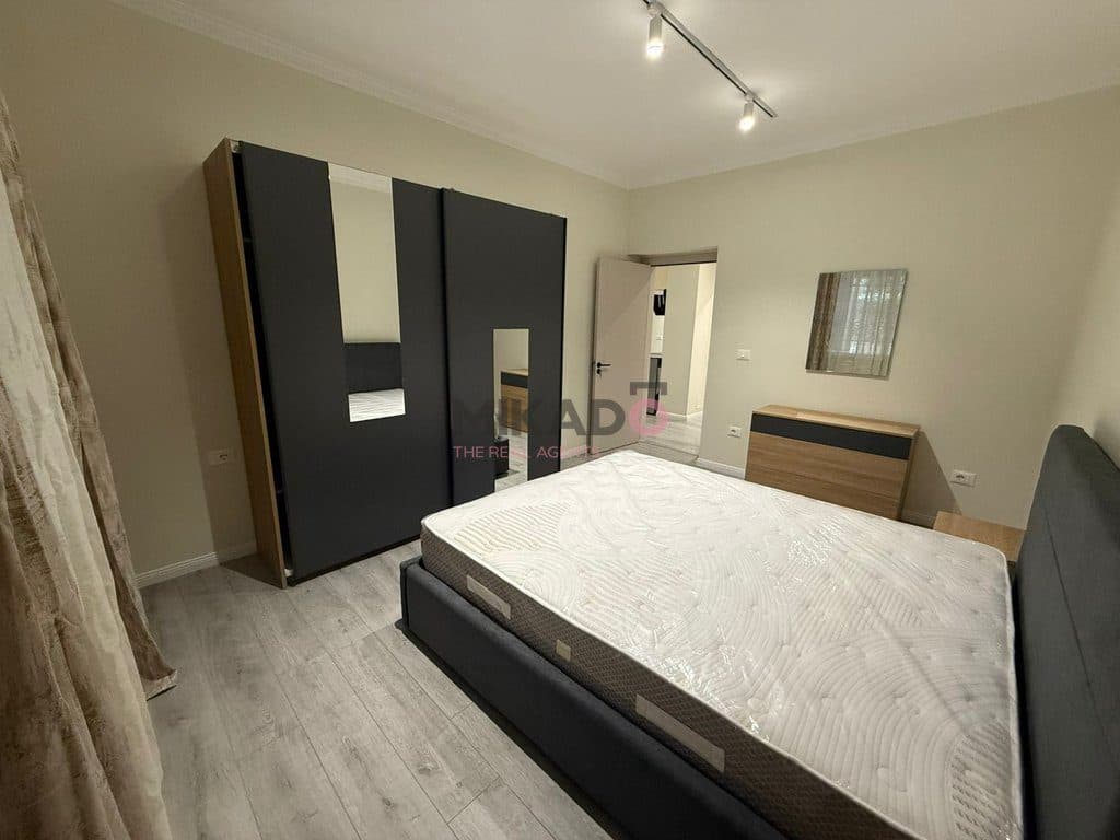 Apartament 2+1 me qira – Blloku, pranë Gardës ! 3