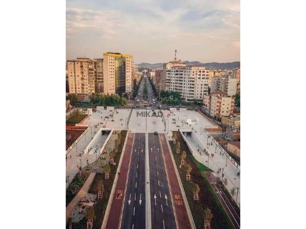 Shitet Apartament 2+1+2 tek Bulevardi i Ri!