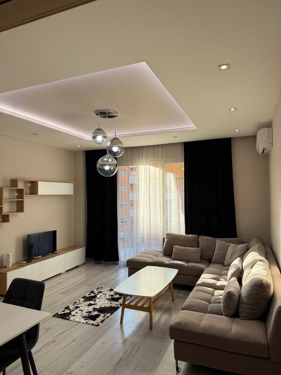 Apartament 2+1+ 2 ballkon me qira – Astir, afër Univers Lounge !