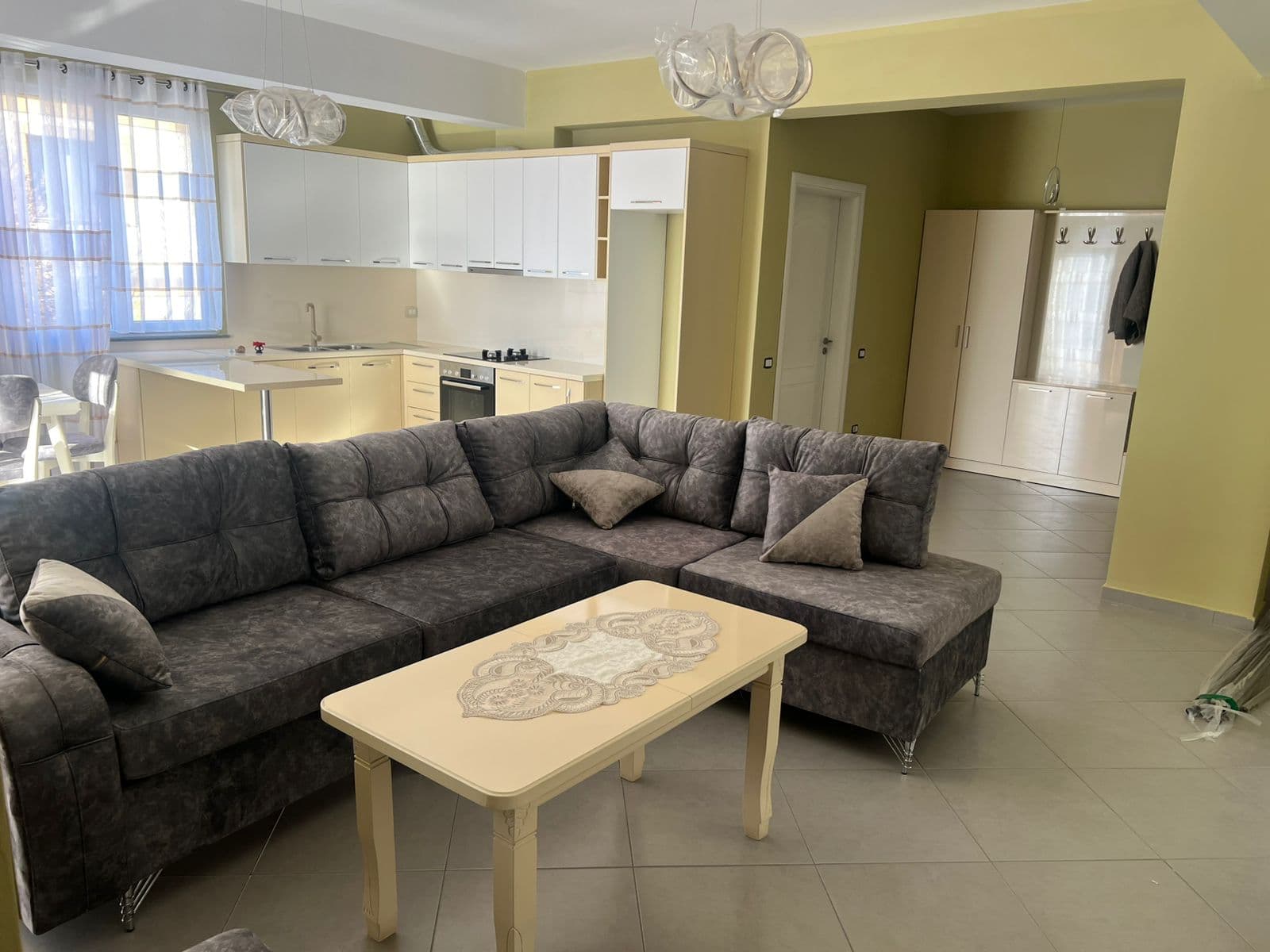 Apartament 2+1+2 me qira – pranë Spitalit Shefqet Ndroqi ! 2