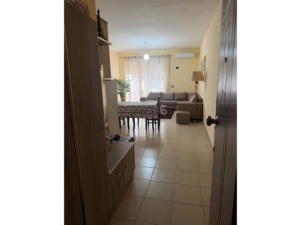 Jepet Apartament 2+1+2 me qira – Liqeni i Thatë ! 2