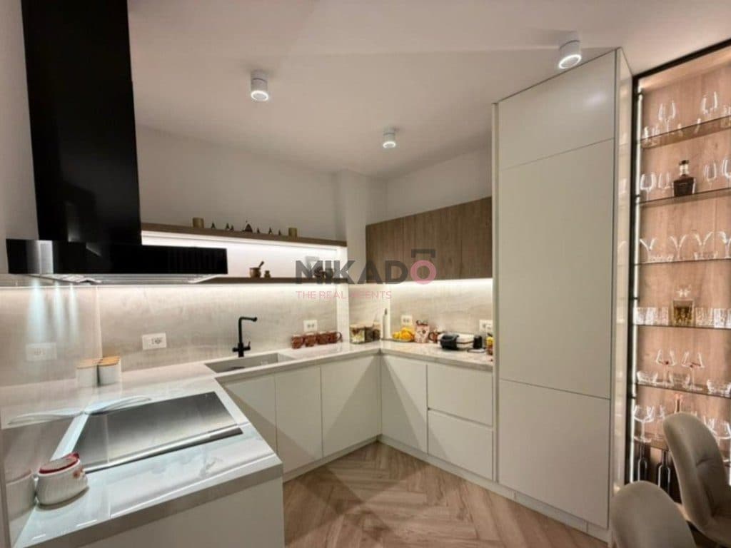 Shitet Apartament 3+1tek Lake View Residence, RRuga Kosovareve! 4