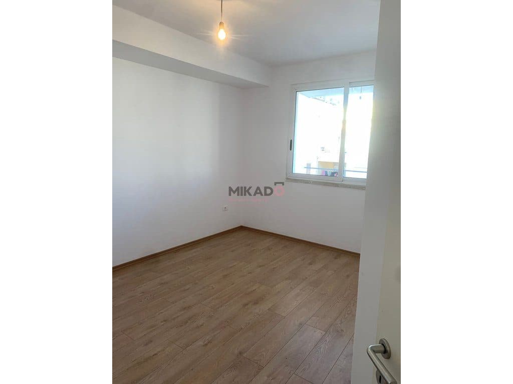 Shitet apartament 1+1 – Astir (mbrapa Bar Artistit) ! 4