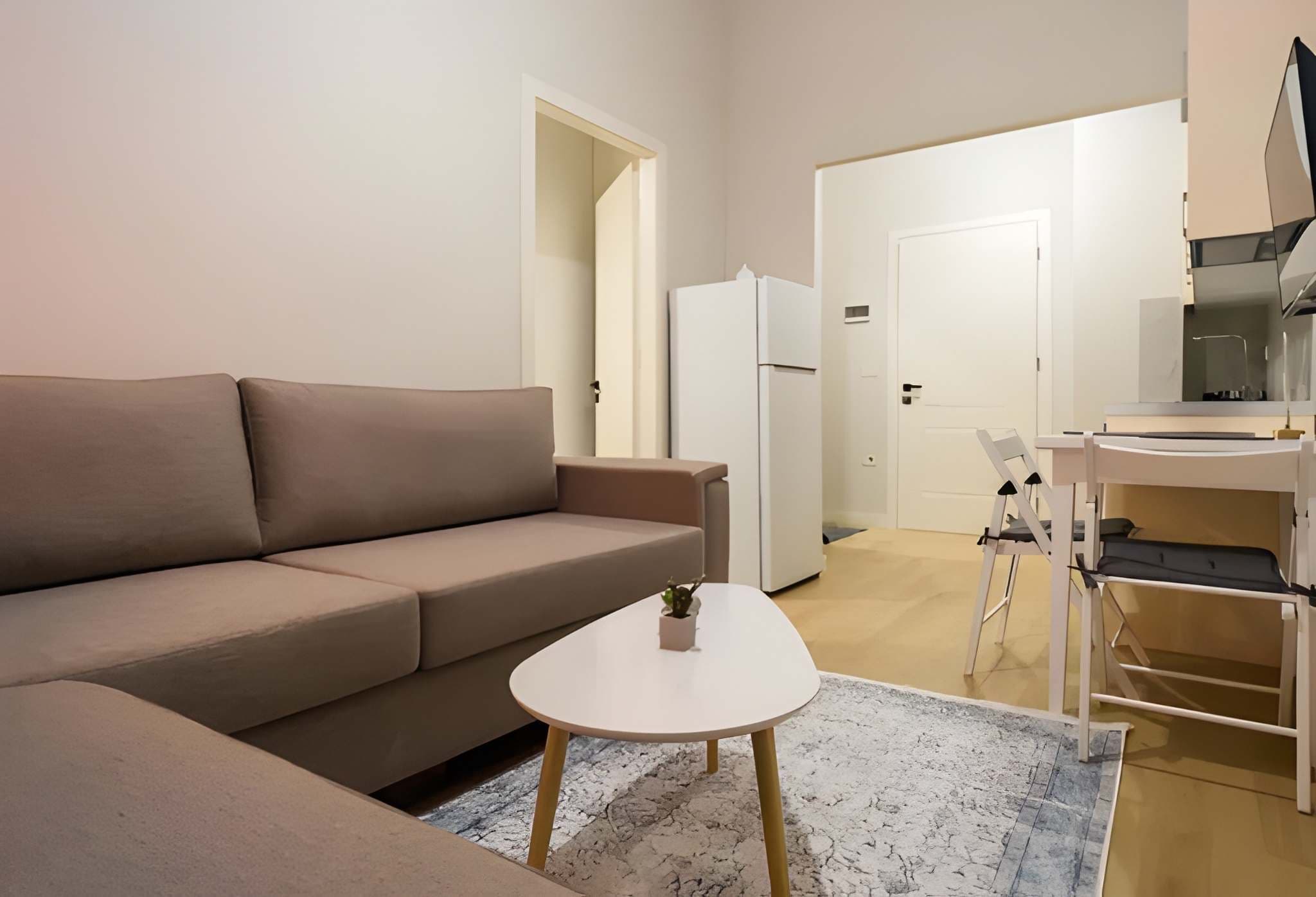 Jepet Apartament 1+1 me qira – Rruga "Muhamet Gjollesha" !