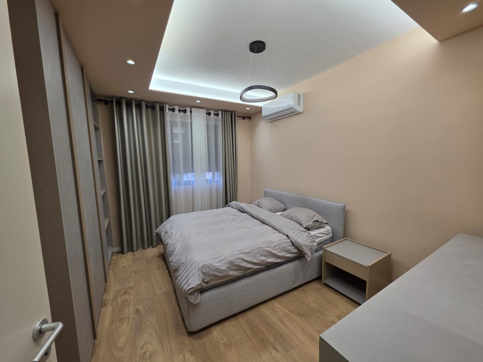Shitet Apartament Modern 2+1+2 – Rruga e Durrësit ! 3