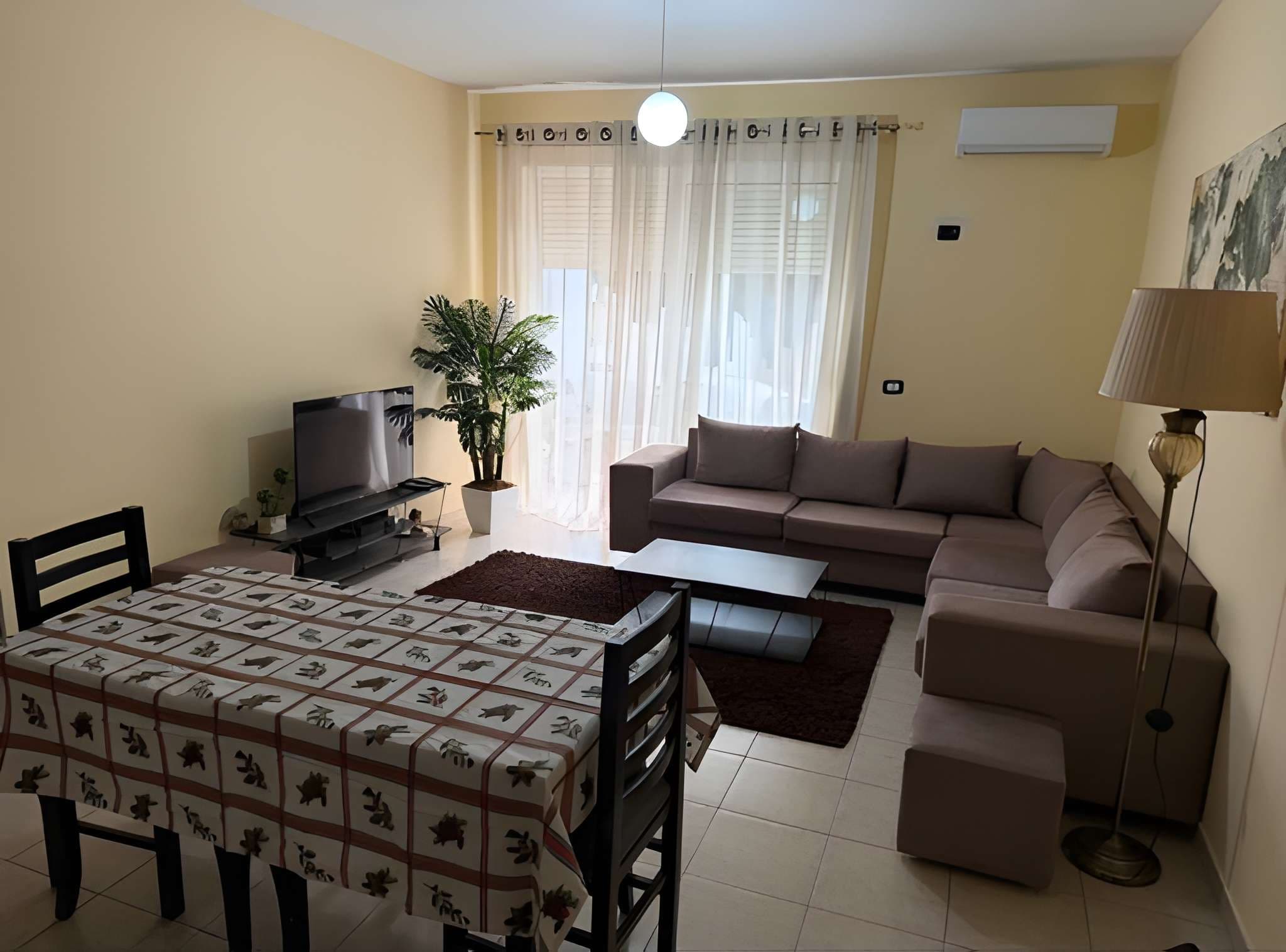 Jepet Apartament 2+1+2 me qira – Liqeni i Thatë !