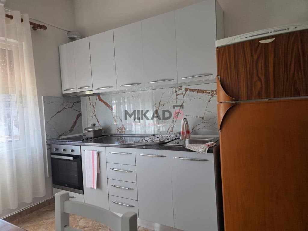 Apartament 1+1 me qira – pranë Spitalit Amerikan 3 ! 3