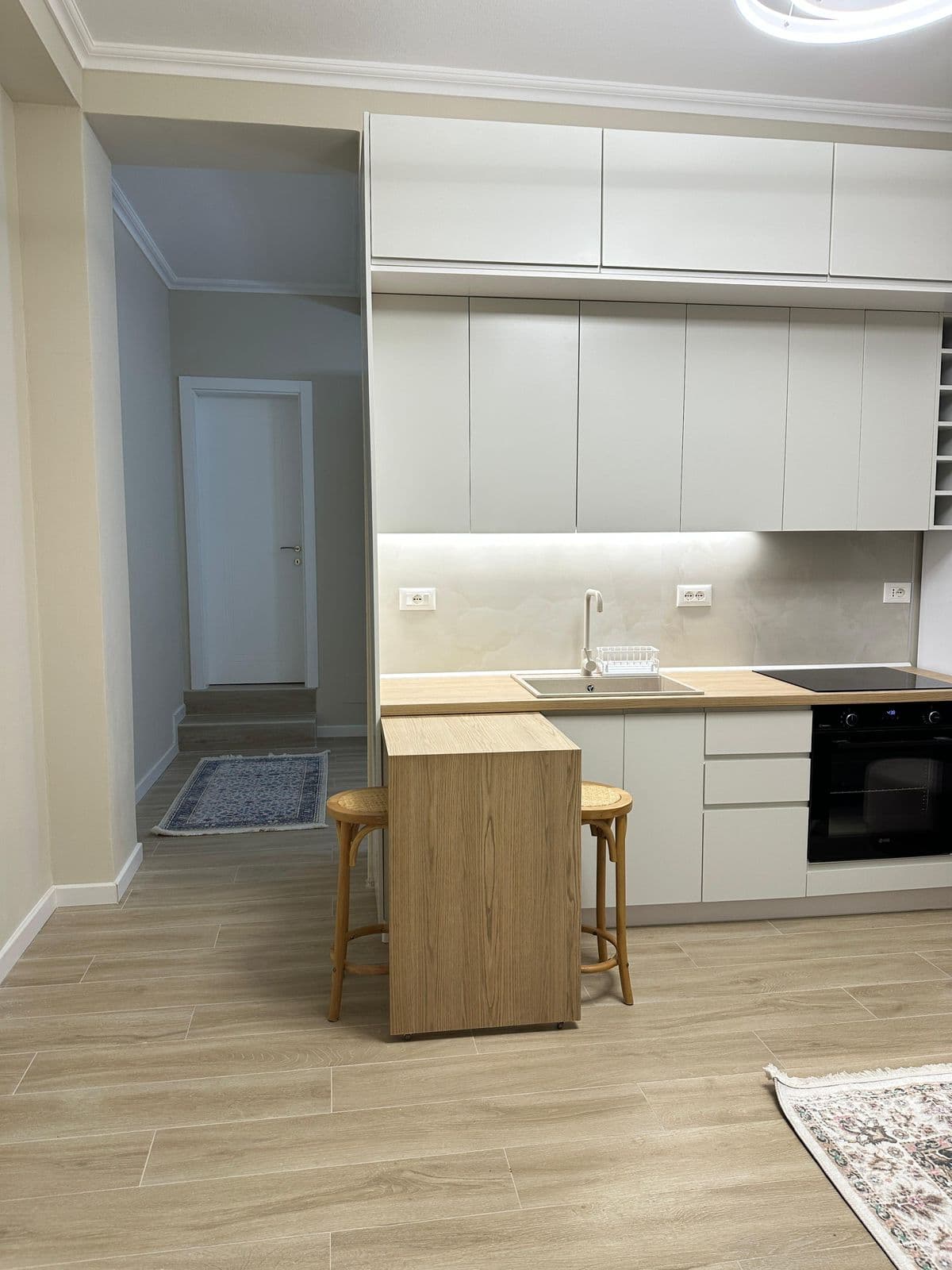 Jepet me Qira Apartament 1+1 - Pranë Spitalit “Nënë Tereza” ! 3