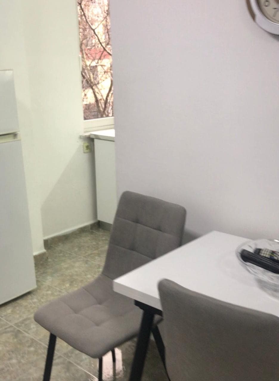 Jepet me Qira Apartament 2+1 – Rruga e Dibrës ! 3