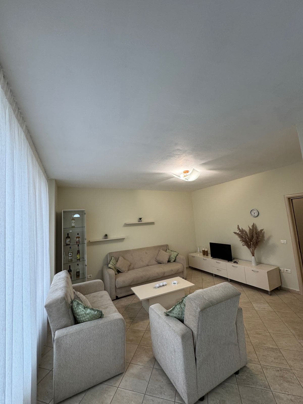 Apartament 1+1 me qira – pranë Shkollës së Baletit ! 3