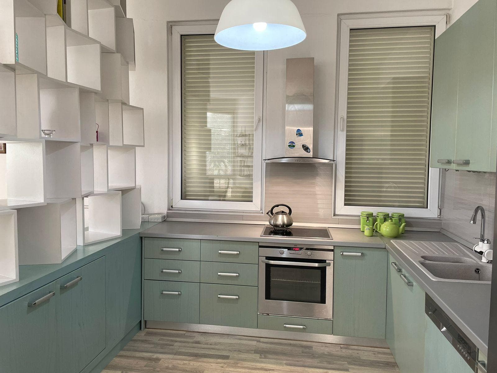 JEPET ME QIRA APARTAMENT 3+1+2 TEK KODRA E DIELLIT 1! 3