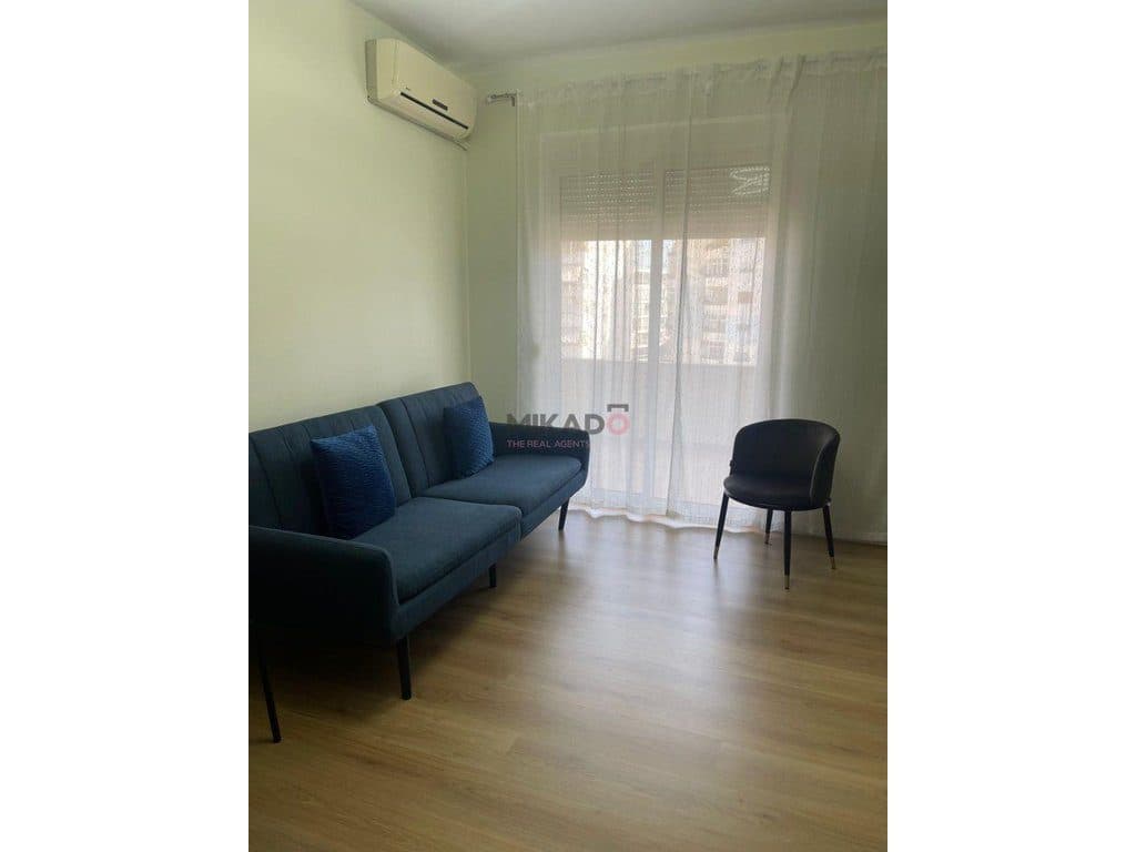 Jepet me Qira Apartament 1+1 – Komuna e Parisit !