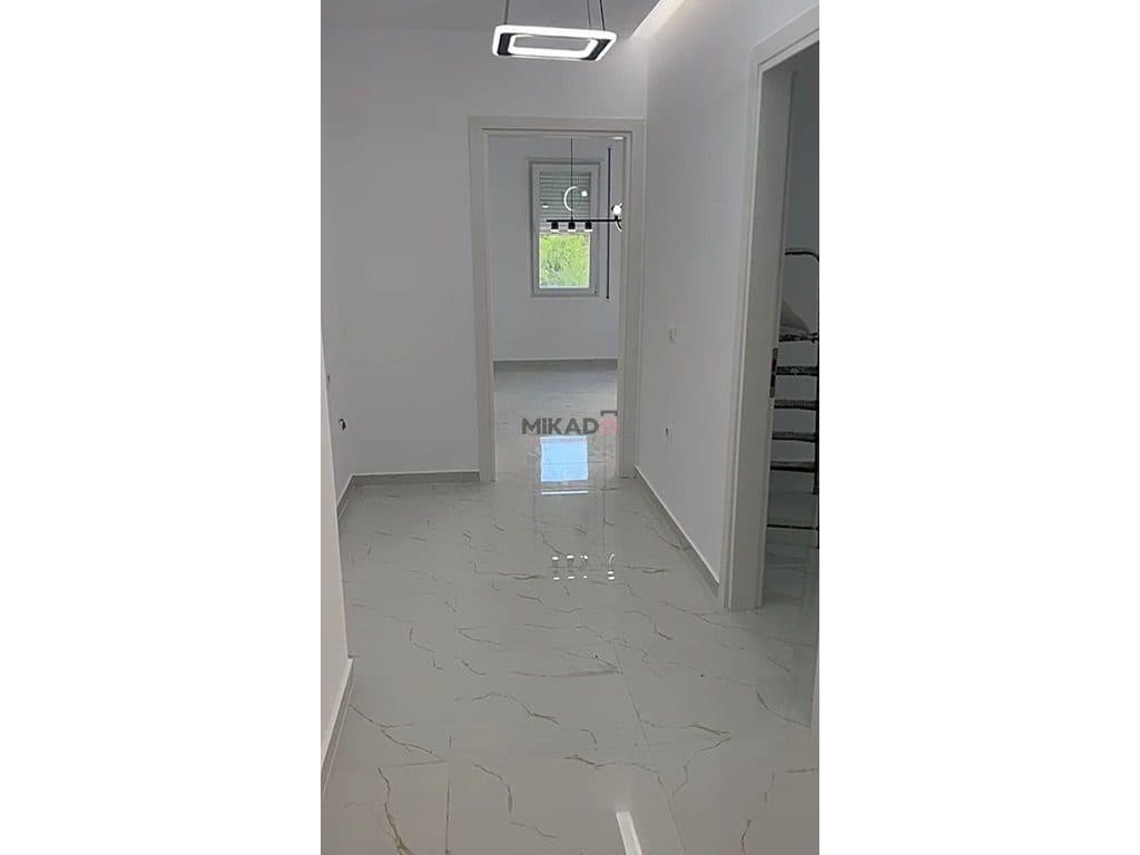 Jepet me Qira Ambient Biznesi ne Rrugen 5 Maji, prane Concord Center! 3