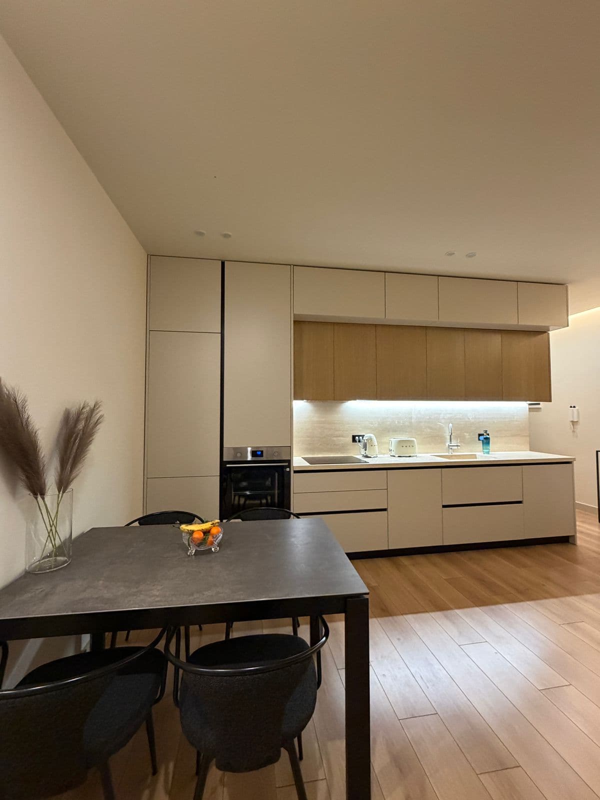 Jepet me Qira Apartament 2+1 tek Rruga Kosovareve ! 3