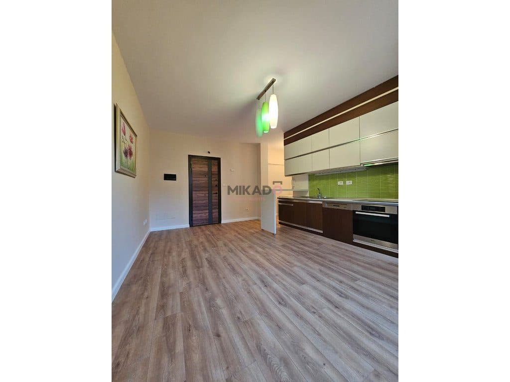 Shitet apartament 1+1 – Rruga Mine Peza (përballë Golden Tower) ! 2