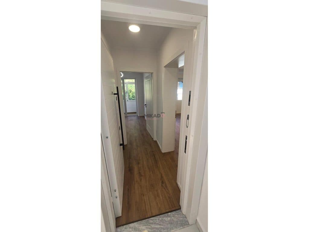 Shitet apartament 1+1 tek Myslym Shyri,prane Gjykates se Tiranes!