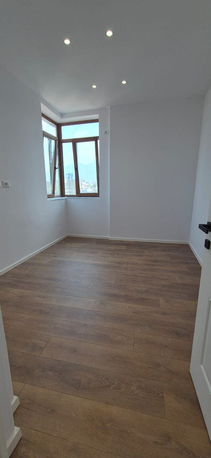 Shitet Apartament 1+1 - Selite, Rruga Fadil Bodinaku!