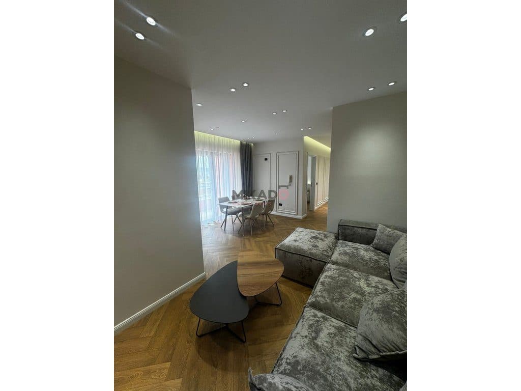 Shitet apartament 2+1 + garderobë – përballë Delijorgjit ! 2