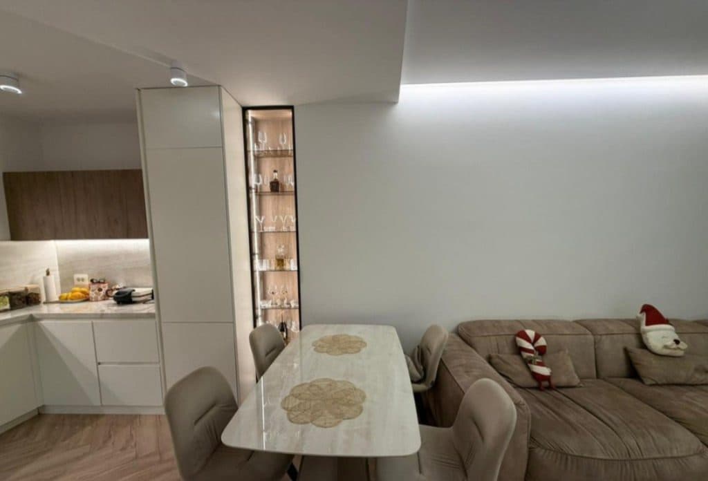 Shitet Apartament 3+1tek Lake View Residence, RRuga Kosovareve! 3