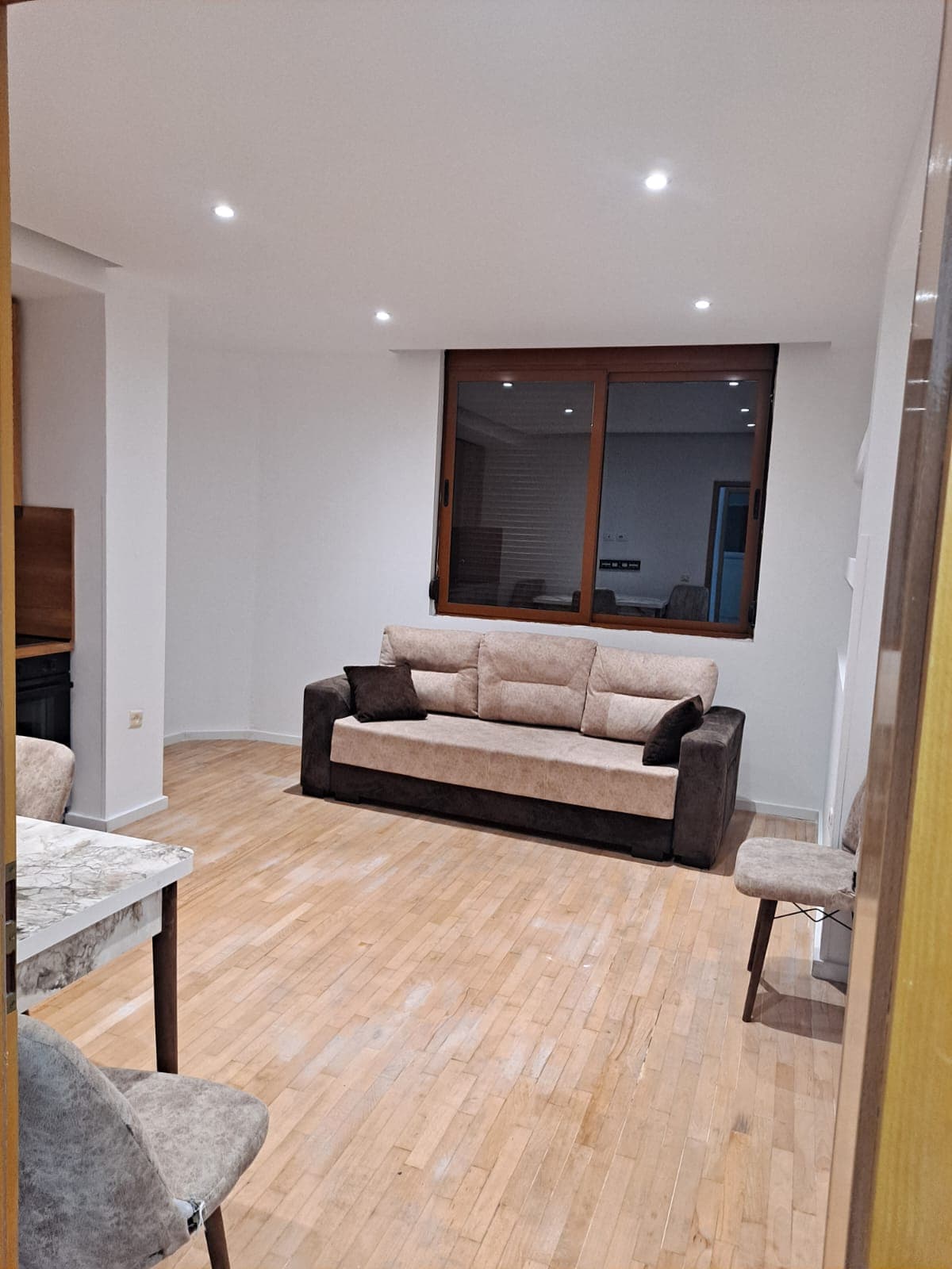 Apartament 2+1 me qira – Stacioni i Trenit ! 4