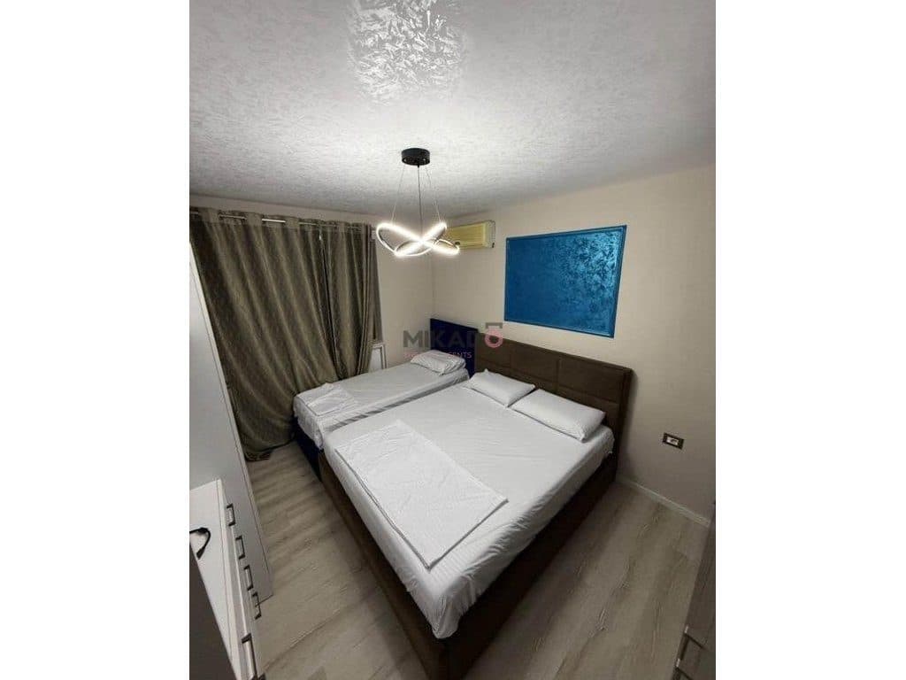 Jepet me Qira Apartament 1+1 me Verandë – Medrese!!