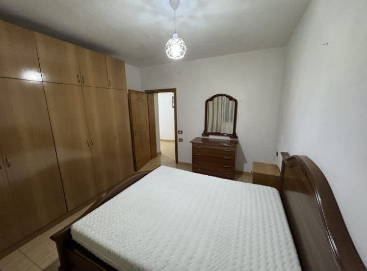 Jepet me qira apartament 2+1 ne Xhamllik - afer Venue Club! 3
