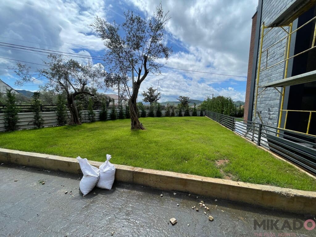 SHITET VILE NE ROSES RESIDENCE, FARKE! 2