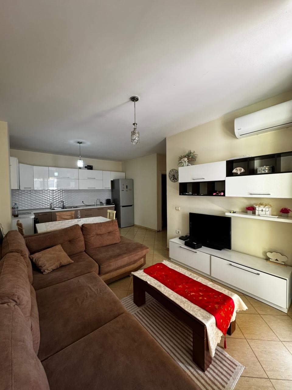 Jepet Apartament 1+1 me qira – Astir !