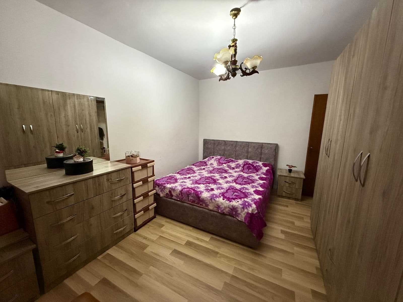 Apartament 1+1 me qira – Perballë Harry Fultz ! 4