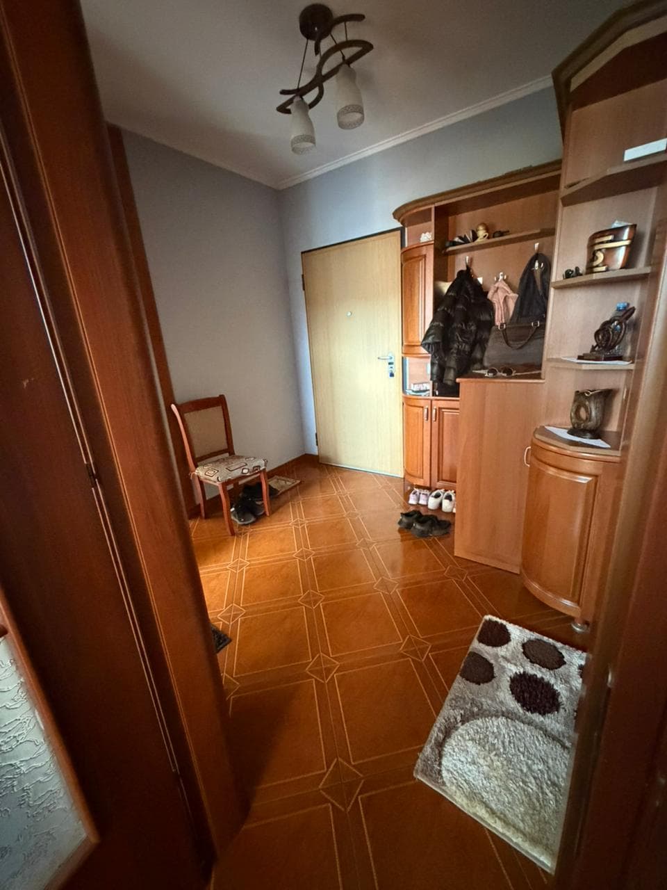 Shitet Apartament 2+1 tek Komuna e Parisit!