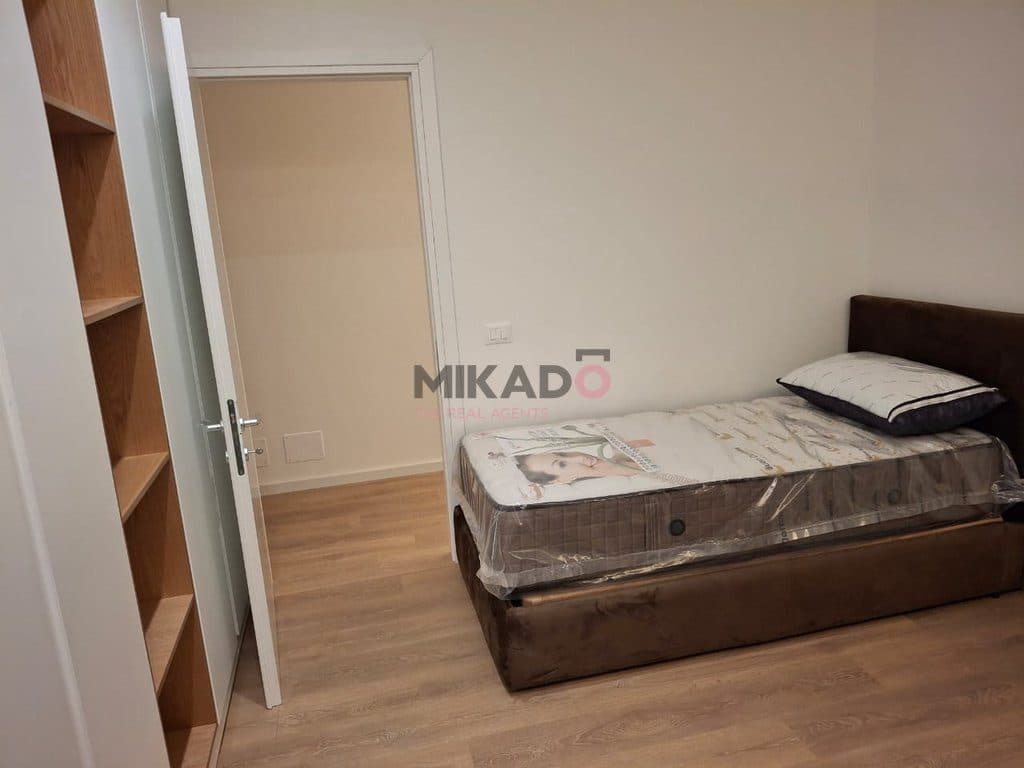 Jepet me Qira Apartament 3+1+2 tek Liqeni i Thatë, përballë Radissonit! 4