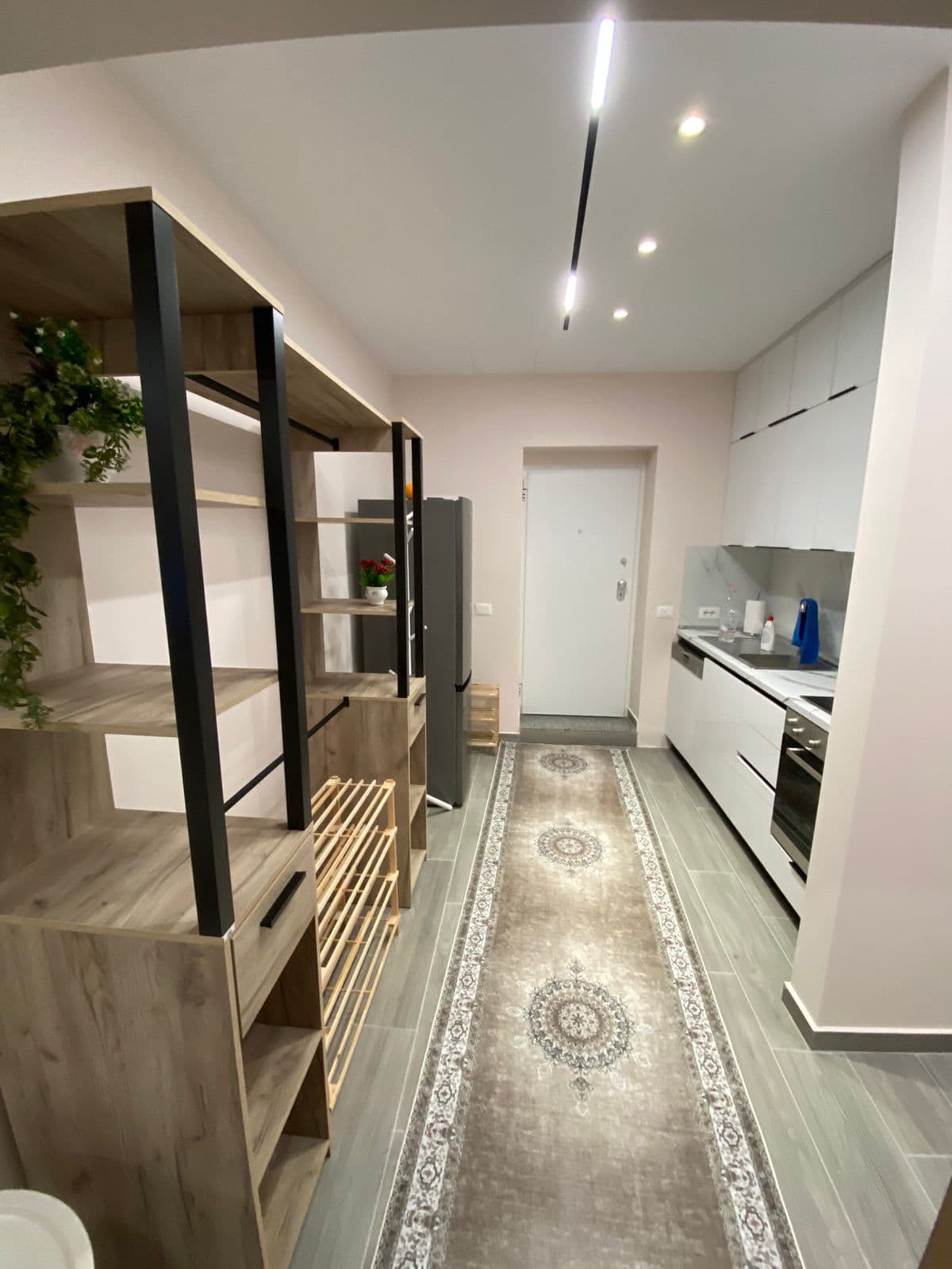 Apartament 1+1 me qira – Pranë Linceut, Rruga e Elbasanit ! 2