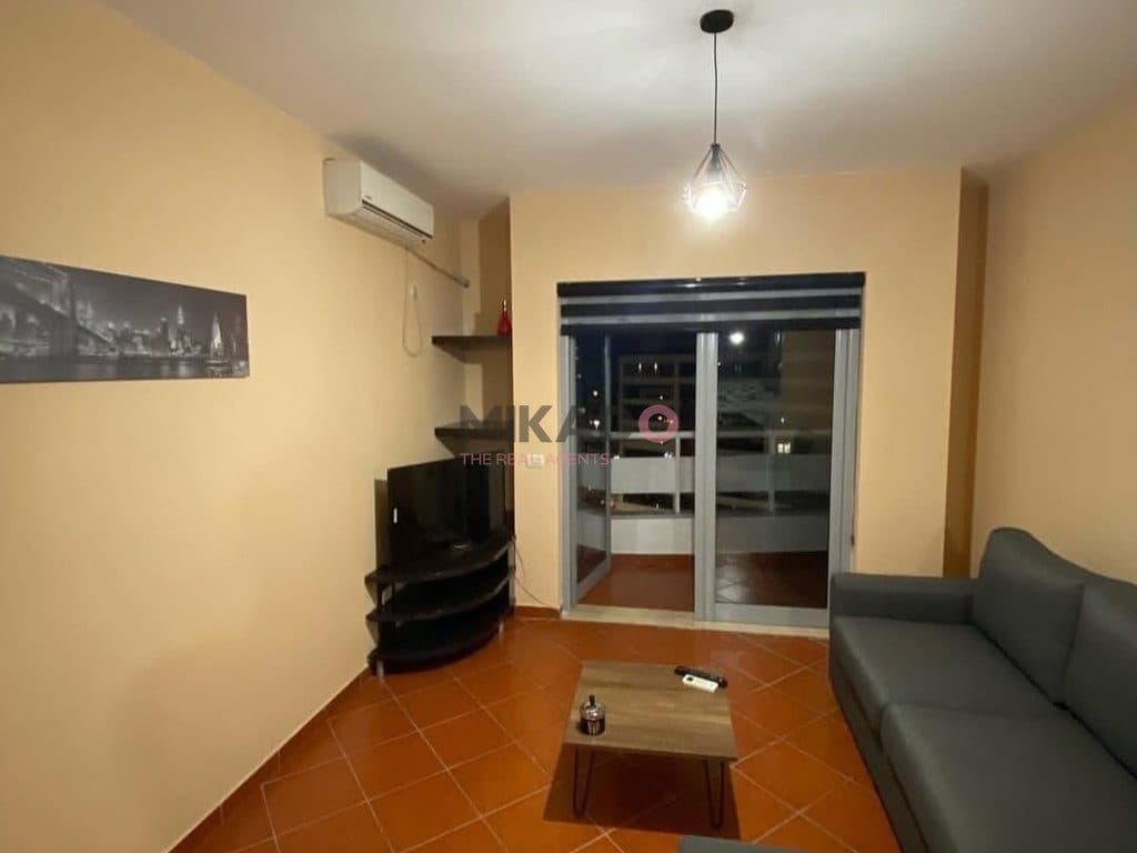 Apartament 1+1 me qira – Pallati me Shigjeta (Pamje nga Lana) ! 3