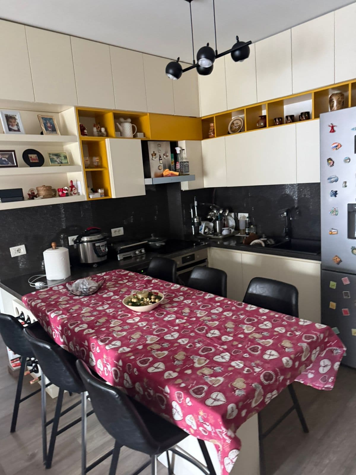 Shitet Apartament 2+1+2 tek Kompleksi FZ, Liqeni i Thate! 3