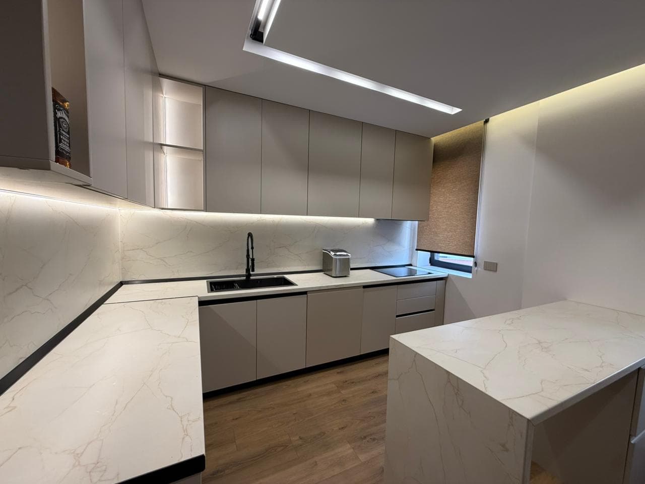 Jepet me Qira Apartament 2+1+3 tek Kodra e Diellit! 4