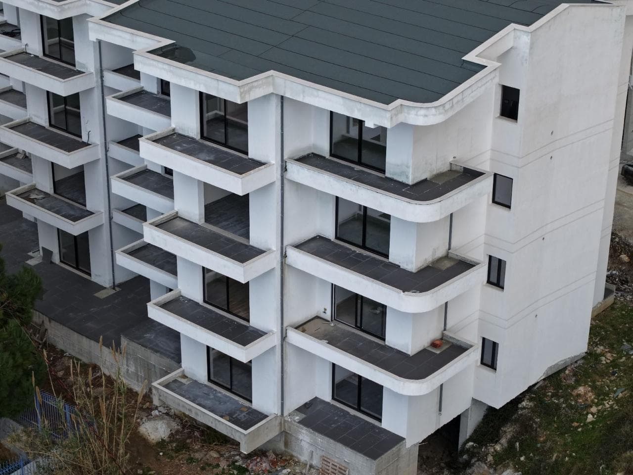 Shitet Apartament 2+1 me 1 post Parkimi dhe Pamje Panoramike ne Vlore!