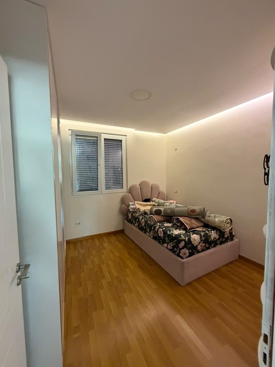 Apartament 3+1+ ballkon + Parking me Qira – Yzberisht ! 2