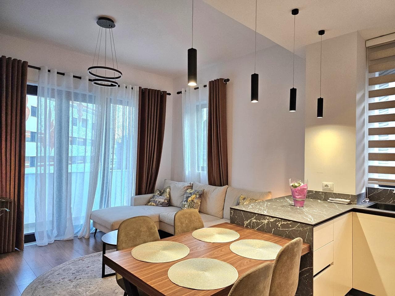 Jepet me Qira Apartament 2+1 tek Zgjatimi i Kodres se Diellit!