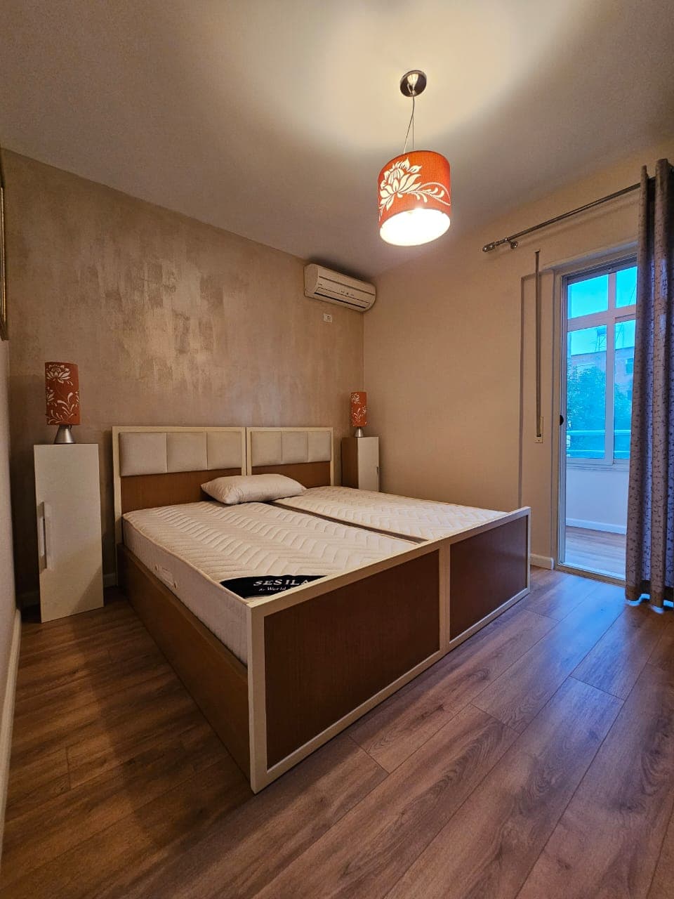 Shitet apartament 1+1 – Rruga Mine Peza (përballë Golden Tower) ! 4