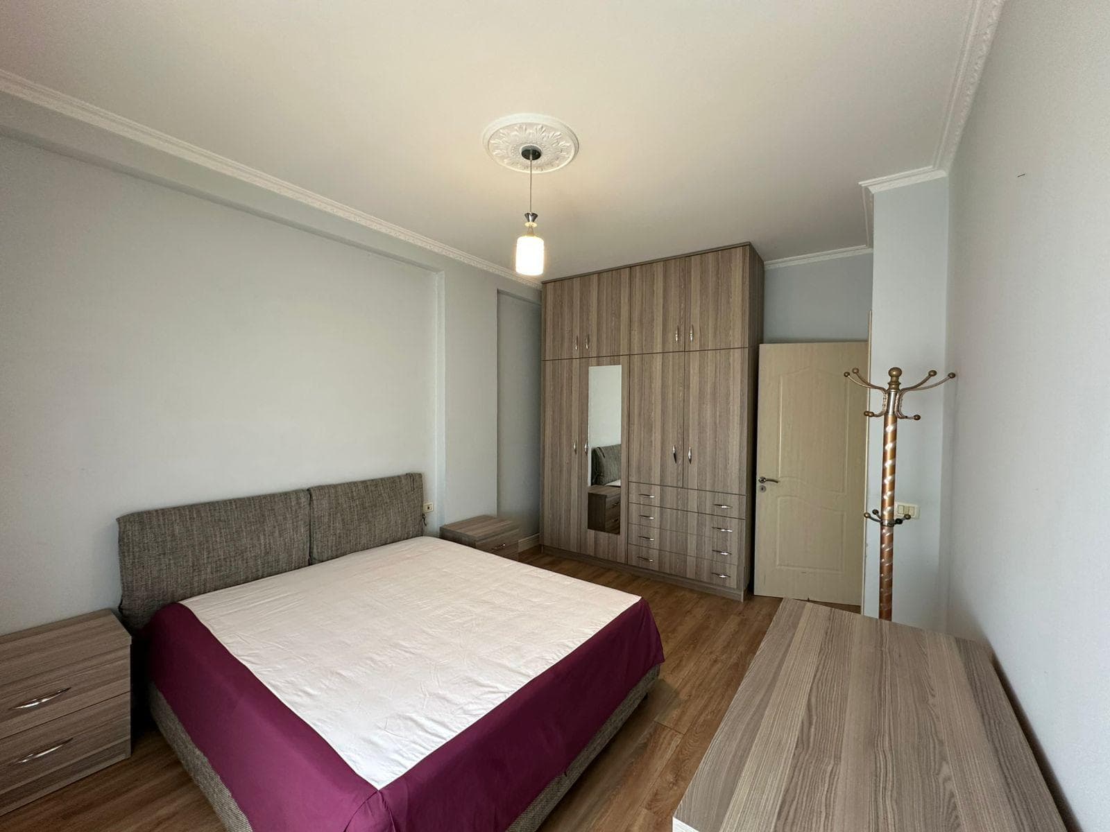 Jepet me qira apartament 2+1 prane Liqenit te Thate! 3