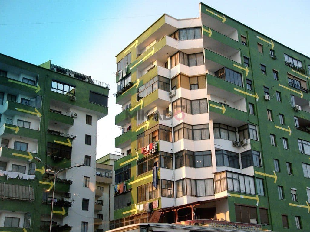Shitet Hotel tek Pallati me Shigjeta !