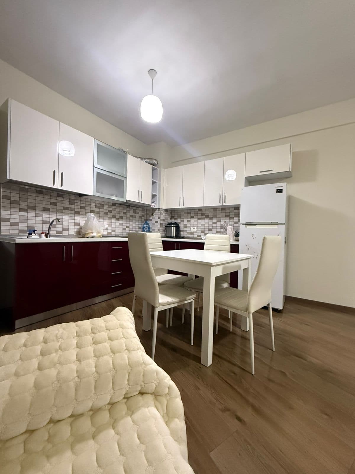 Jepet me Qira Apartament 2+1+ 2 Ballkone – Astir ! 3